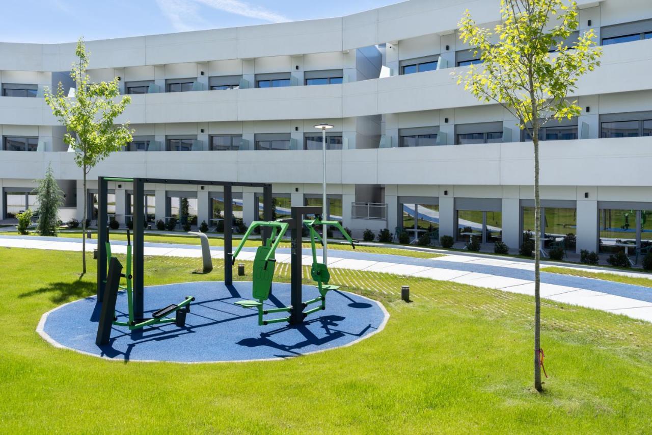 Student Experience Madrid Pozuelo - Luxury Hostel Pozuelo de Alarcón Екстериор снимка