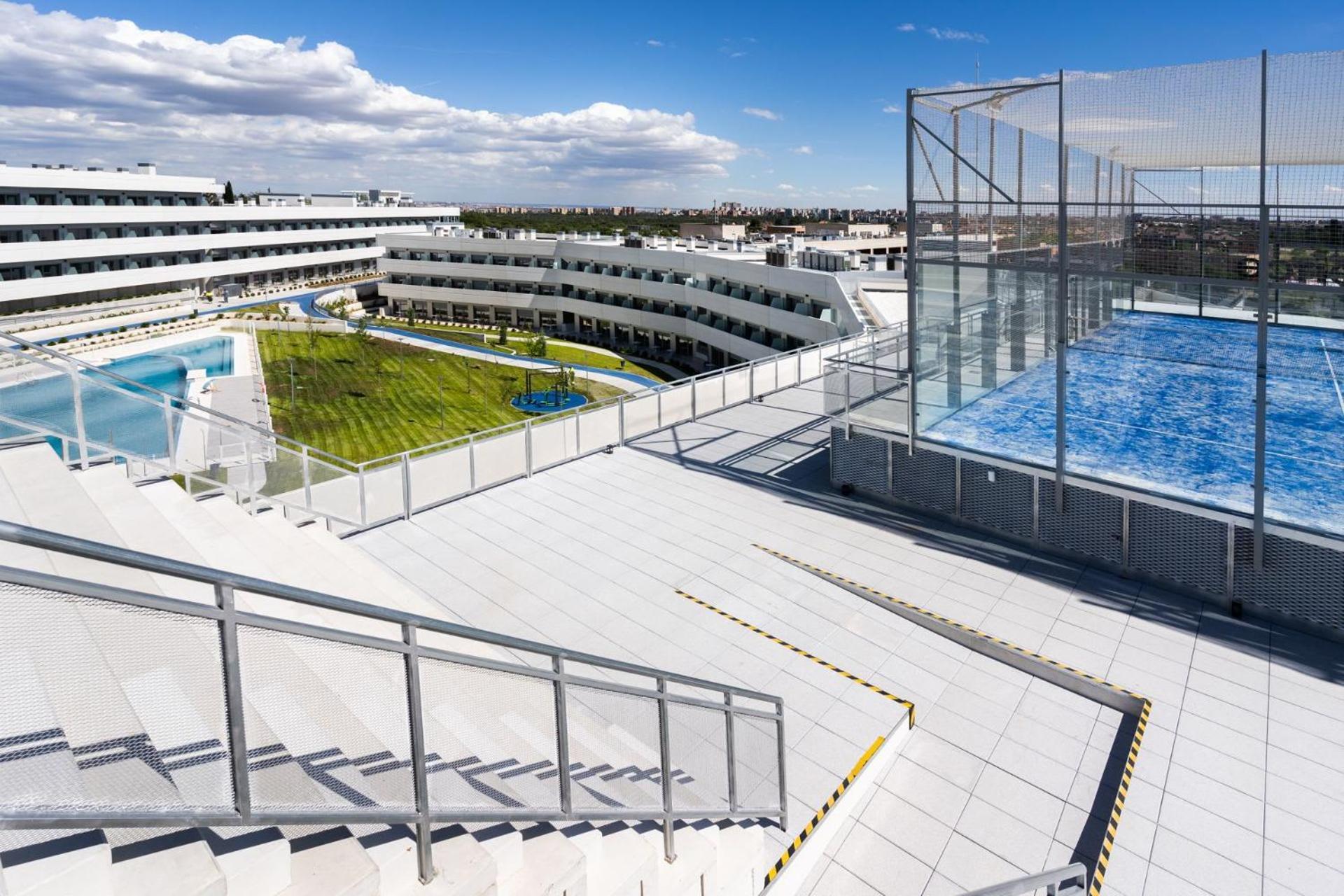 Student Experience Madrid Pozuelo - Luxury Hostel Pozuelo de Alarcón Екстериор снимка